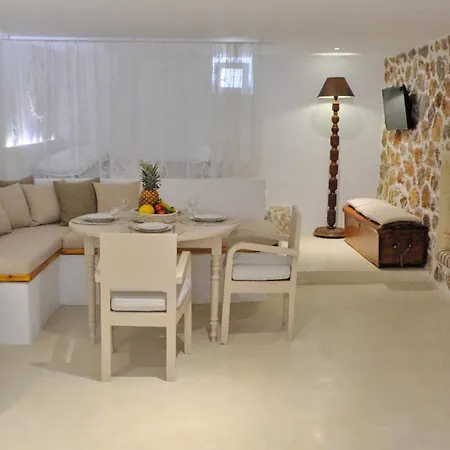 Anetta's House בית נופש אגיה מרינה