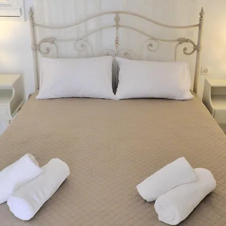 בית נופש Anetta's House אגיה מרינה